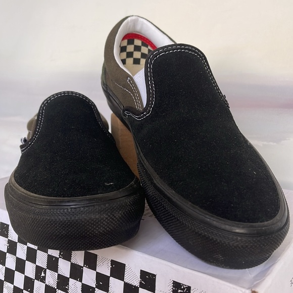 Vans Men’s Skate Slip-On Black/Grape Leaf
VN0A5FCAKE9
Sneakers - Picture 7 of 16